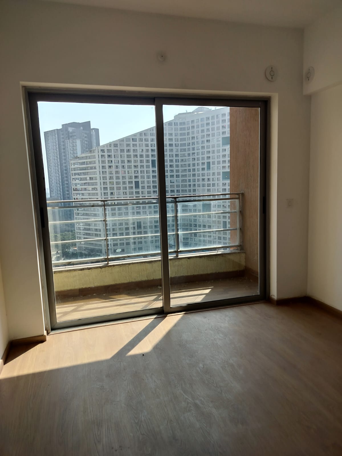 1 BHK Apartment For Sale in Amanora Adreno Towers