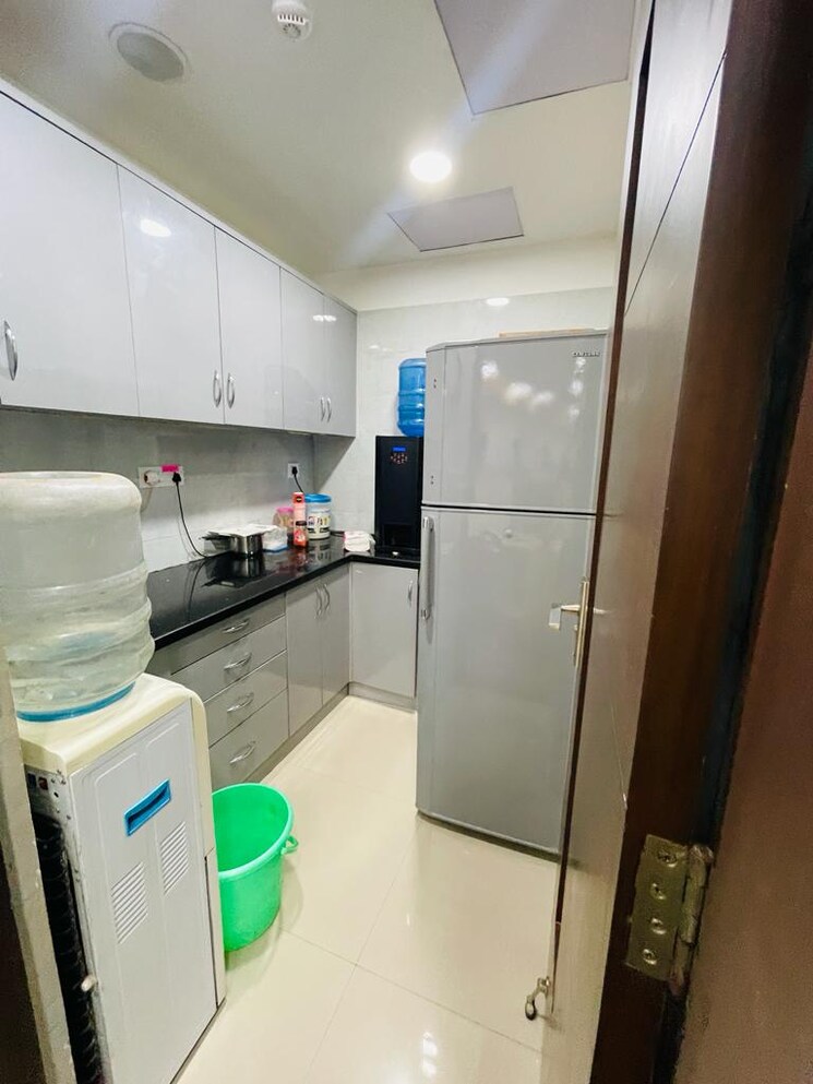 Kitchen, spaze-itech-park Commercial Office Space 2600 Sq.Ft. In Sector 49 Gurgaon 8953951