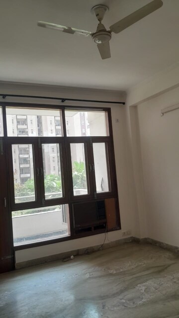 Room in 3 BHK Builder Floor at Unitech South City II, Sector 50 – for Rent