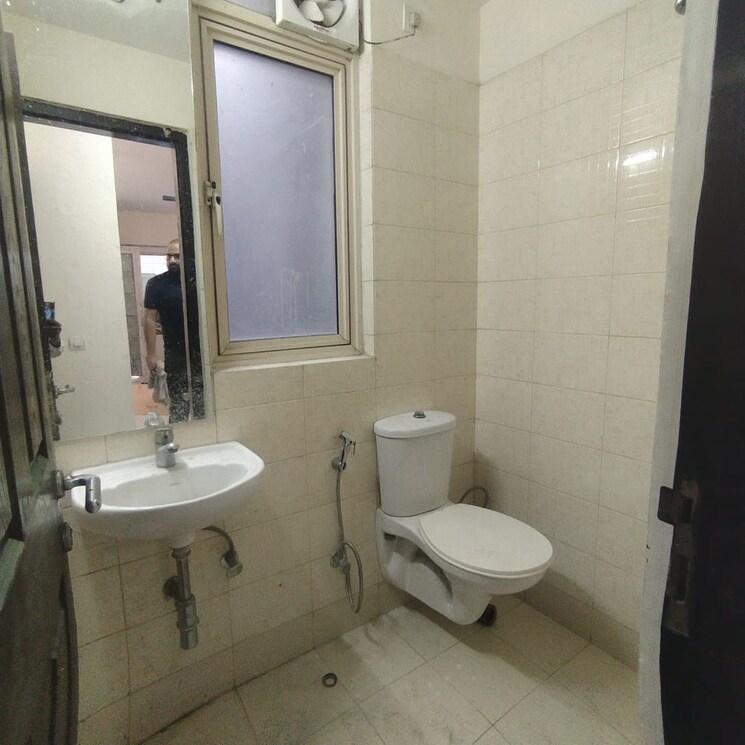 Master Bedroom, unitech-nirvana-country-cedar-crest 3 Bedroom 1650 Sq.Ft. Builder Floor In Sector 50 Gurgaon 8953982