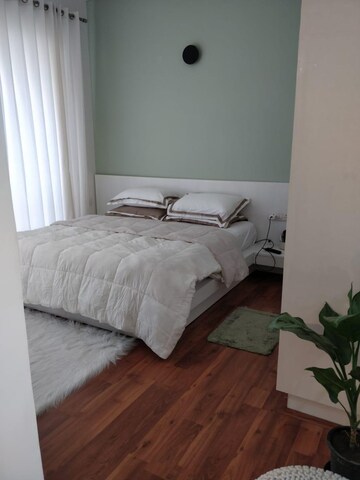 Bedroom in 2 BHK Apartment at DLF Silver Oaks, Sector 26 – for Rent