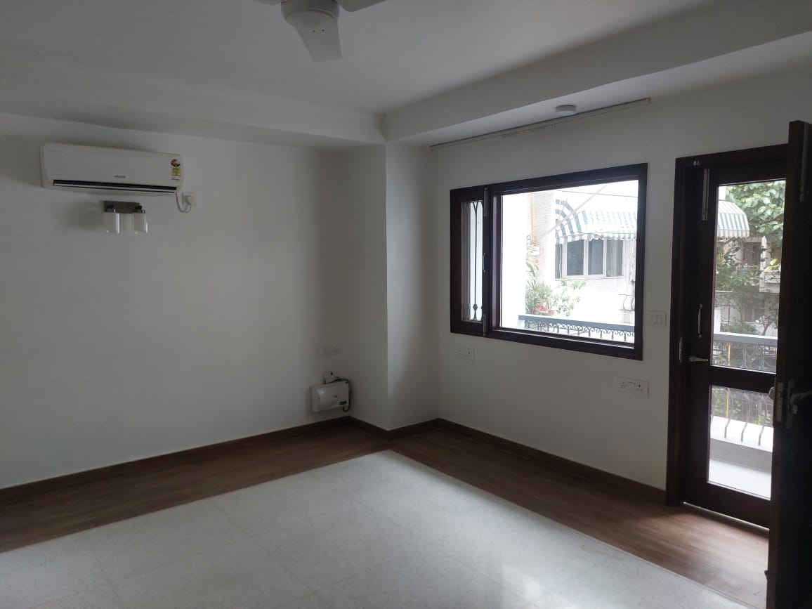 3 BHK + Pooja Room,Servant Room,Study Room Builder Floor For Rent in Maharani Bagh