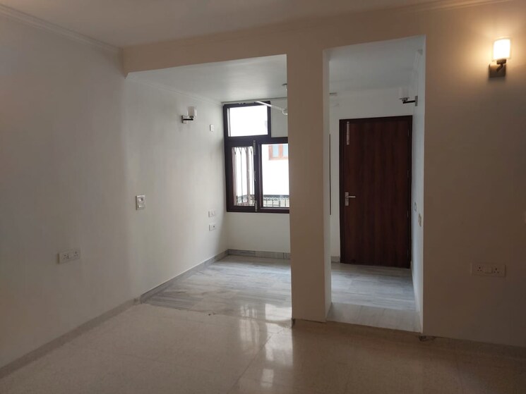 Room, maharani bagh 3 Bedroom 400 Sq.Yd. Builder Floor In Maharani Bagh Delhi 8953989