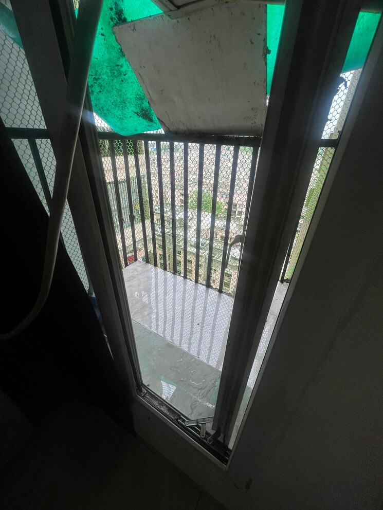 Balcony, gaur-yamuna-city-gaur-suites 4 Bedroom 1600 Sq.Ft. Apartment In Gaur Yamuna City Greater Noida 8954017