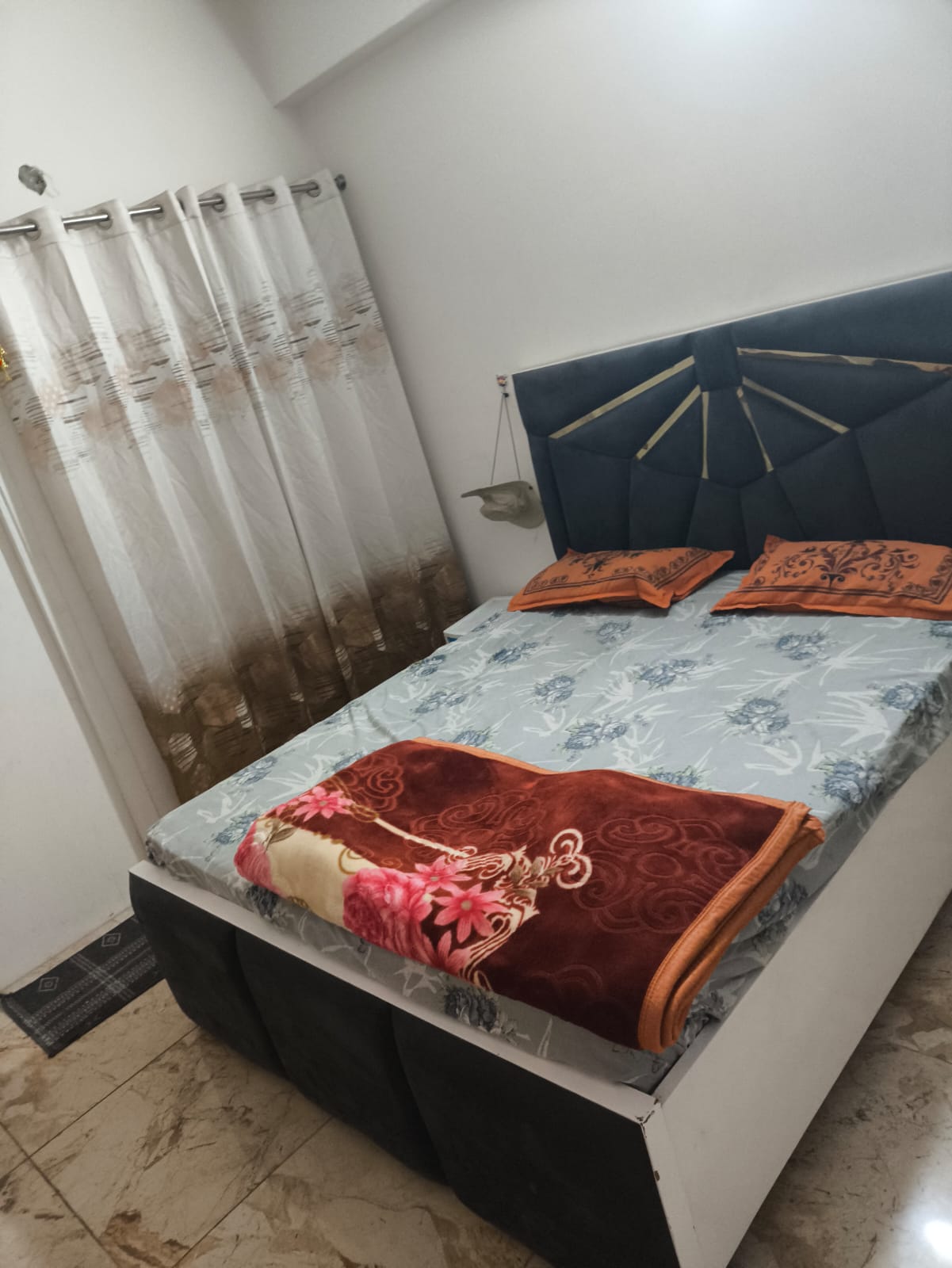 2 BHK Apartment For Rent in Gaur Atulyam