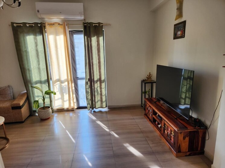 Living Room, unitech-palms 3 Bedroom 1634 Sq.Ft. Apartment In South City 1 Gurgaon 8954048