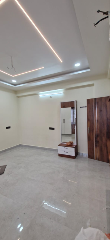 Room in 3 BHK Builder Floor at Kondapur – for Rent