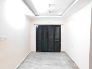Room in 3 BHK Builder Floor at Kondapur – for Rent