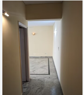 Building Lobby in 4 BHK Apartment at Sector 33 – for Rent