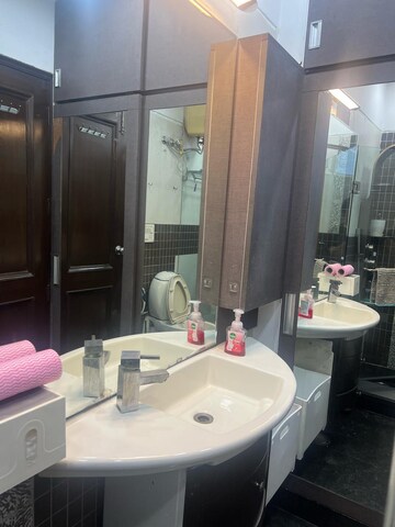 Team Area in 3 BHK Builder Floor at Uday Park – for Rent