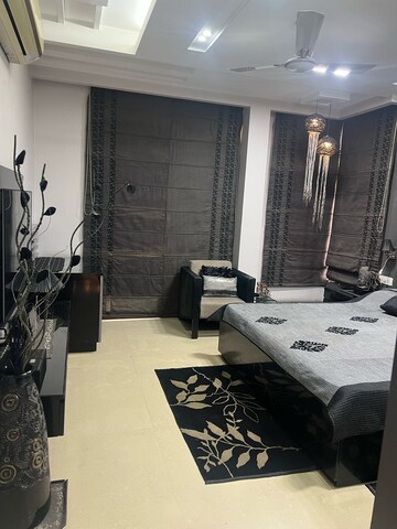 Team Area in 3 BHK Builder Floor at Uday Park – for Rent