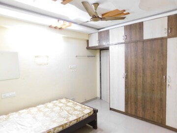Bedroom in 3 BHK Builder Floor at Kondapur – for Rent