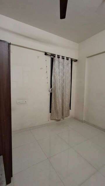 Room in 1 BHK Apartment at Sayba Royal, Kurla East – for Rent