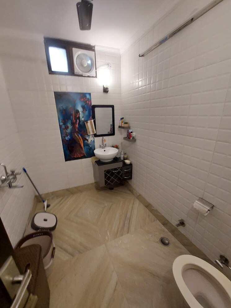 Attached Bathroom, model town 3 2 Bedroom 900 Sq.Ft. Builder Floor In Model Town 3 Delhi 8954092