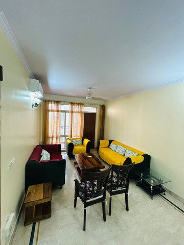 Team Area in 2 BHK Apartment at Suncity Essel Tower, Sector 28 – for Rent