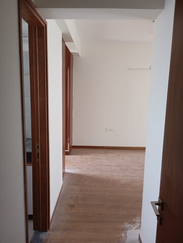 Room in 4 BHK Apartment at Godrej Woods, Sector 43 – for Rent