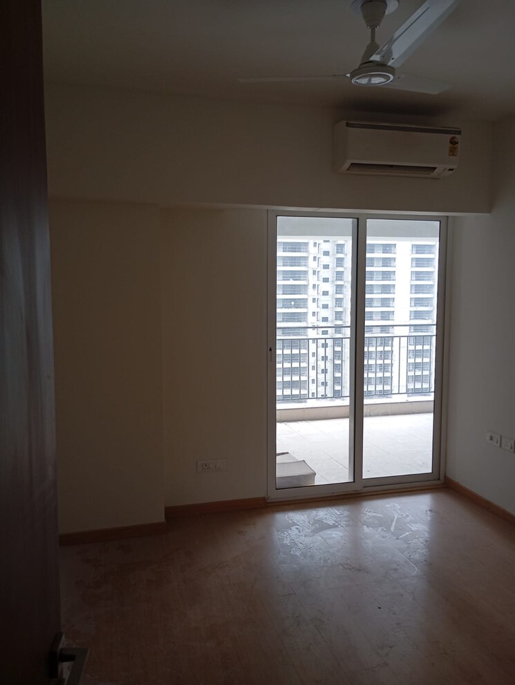 Room, godrej-woods 4 Bedroom 2300 Sq.Ft. Apartment In Sector 43 Noida 8954096