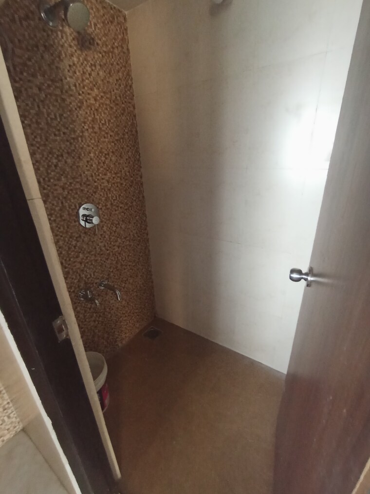 Bathroom, lodha-palava-city-lakeshore-greens 1 Bedroom 516 Sq.Ft. Apartment In Dombivli East Thane 8954119