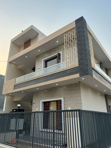 4 BHK Independent House For Sale in Dasmesh Nagar