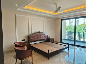 Bedroom in 4 BHK Builder Floor at Suncity – for Rent