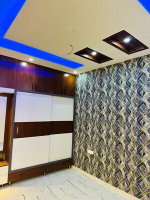 Room in 6+ BHK Independent House at Pitampura – for Sale