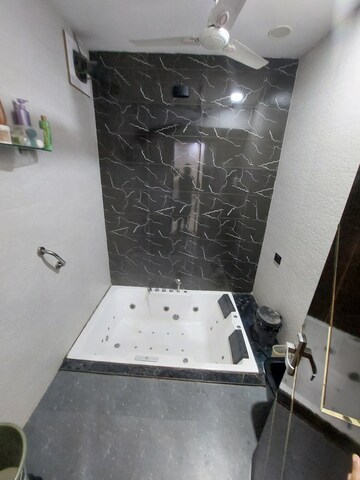 Attached Bathroom in 3 BHK Builder Floor at Gujranwala Town – for Sale