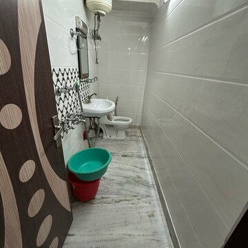 Bathroom in 2 BHK Builder Floor at Lajpat Nagar ii – for Rent