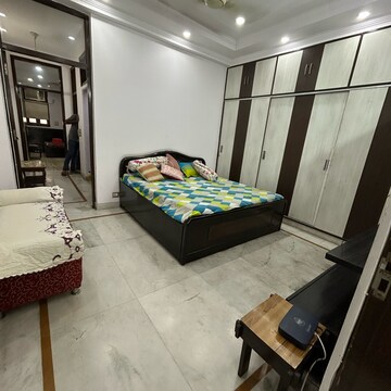 Room in 2 BHK Builder Floor at Lajpat Nagar ii – for Rent