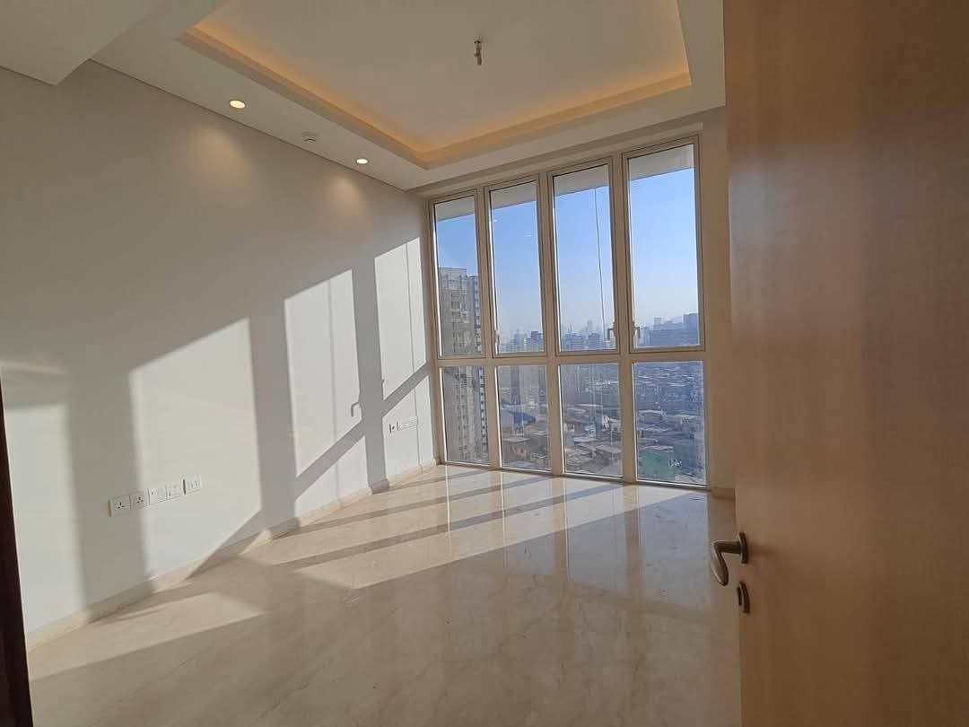 4 BHK + Extra Room Apartment For Sale in Kabra Metro One