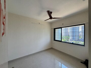 Room in 1 BHK Apartment at Patrachawl Mhada, Goregaon West – for Rent