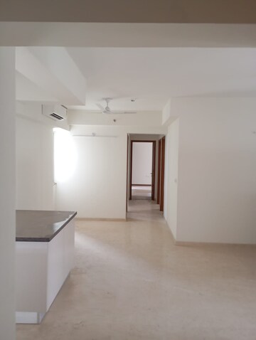 Room in 4 BHK Apartment at Godrej Woods, Sector 43 – for Rent