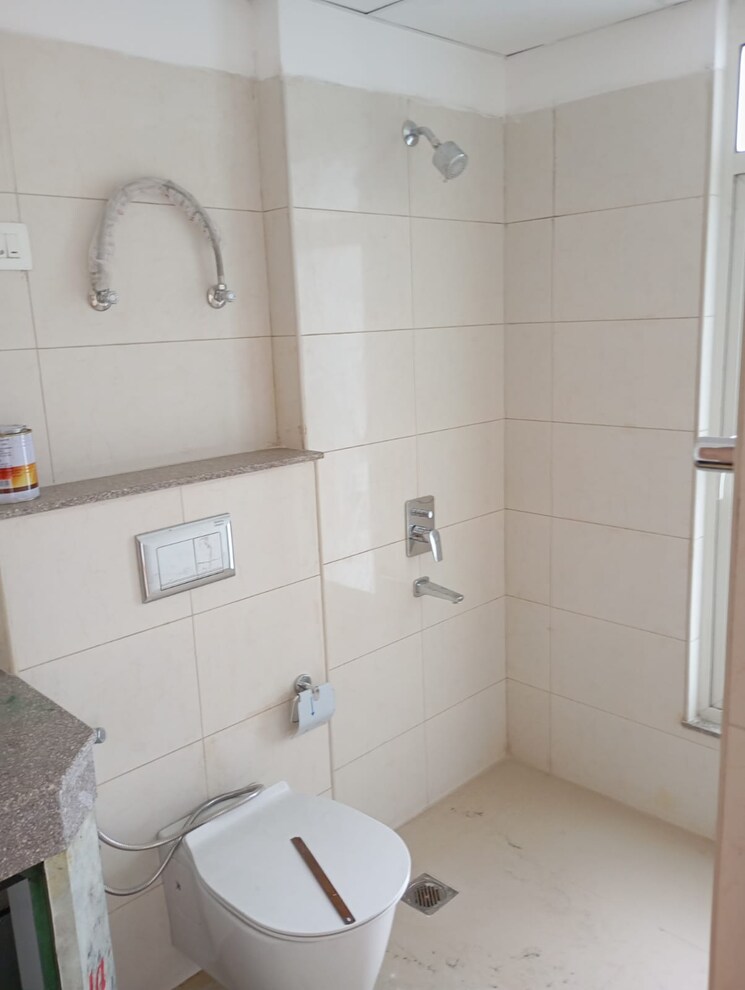 Washroom, godrej-woods 4 Bedroom 2259 Sq.Ft. Apartment In Sector 43 Noida 8954189