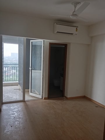 Room in 4 BHK Apartment at Godrej Woods, Sector 43 – for Rent