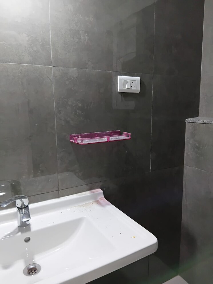 Bathroom, rajapushpa-provincia 3 Bedroom 1715 Sq.Ft. Apartment In Narsingi Hyderabad 8954198
