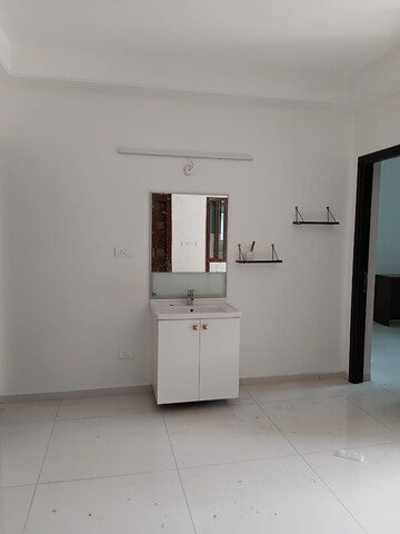 Room in 3 BHK Apartment at Rajapushpa Provincia, Narsingi – for Rent