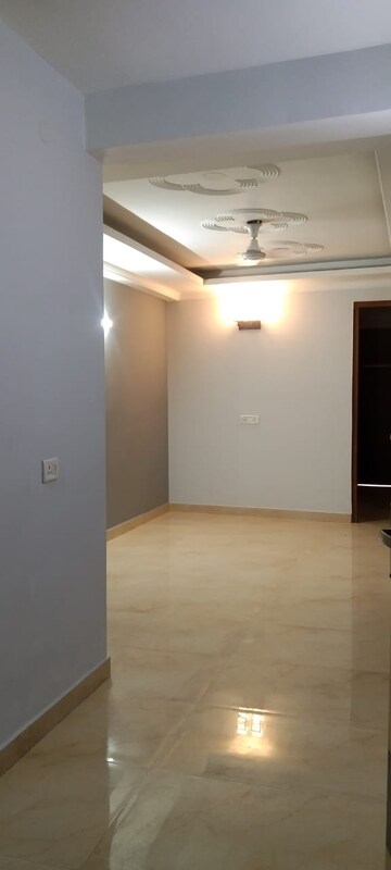 Room in 3 BHK Builder Floor at Mehrauli – for Rent