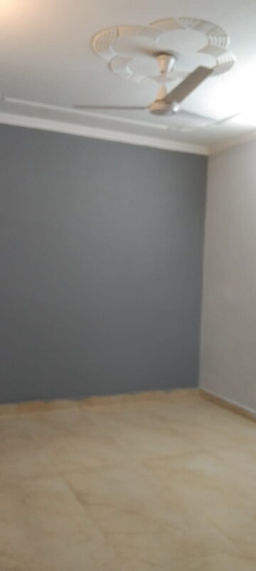 Room in 3 BHK Builder Floor at Mehrauli – for Rent