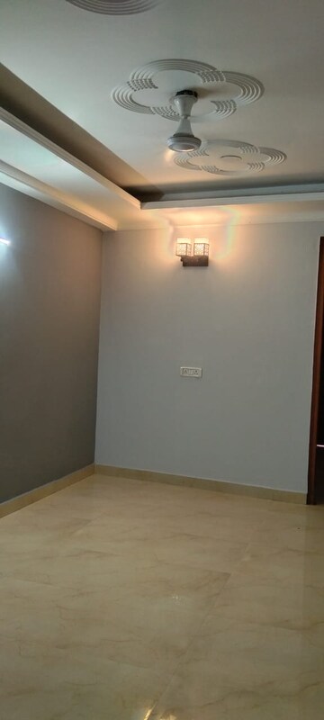 Room in 3 BHK Builder Floor at Mehrauli – for Rent