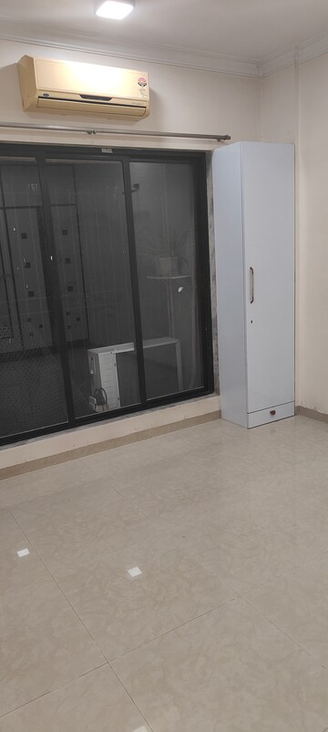 Room in 1 BHK Apartment at Raunak Unnathi Gardens, Pokhran Road No One – for Rent