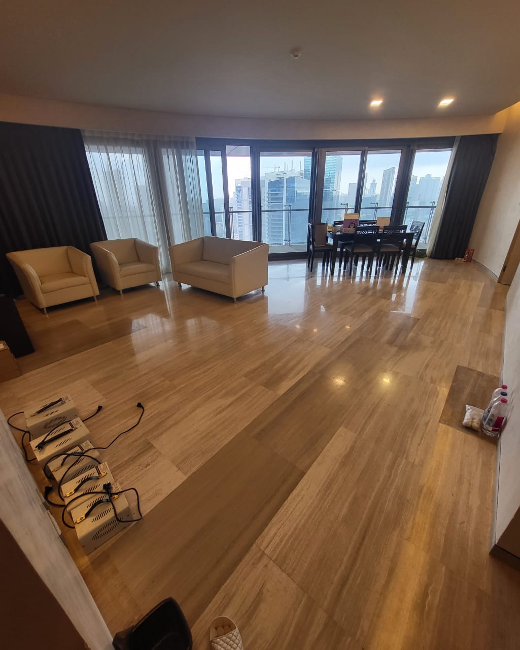 3 BHK 2000 Sq.Ft. Apartment in Rustomjee Elita