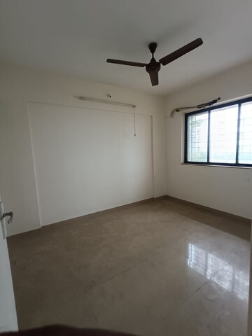 Room in 1 BHK Apartment at Puranik Hometown, Ghodbunder Road – for Rent
