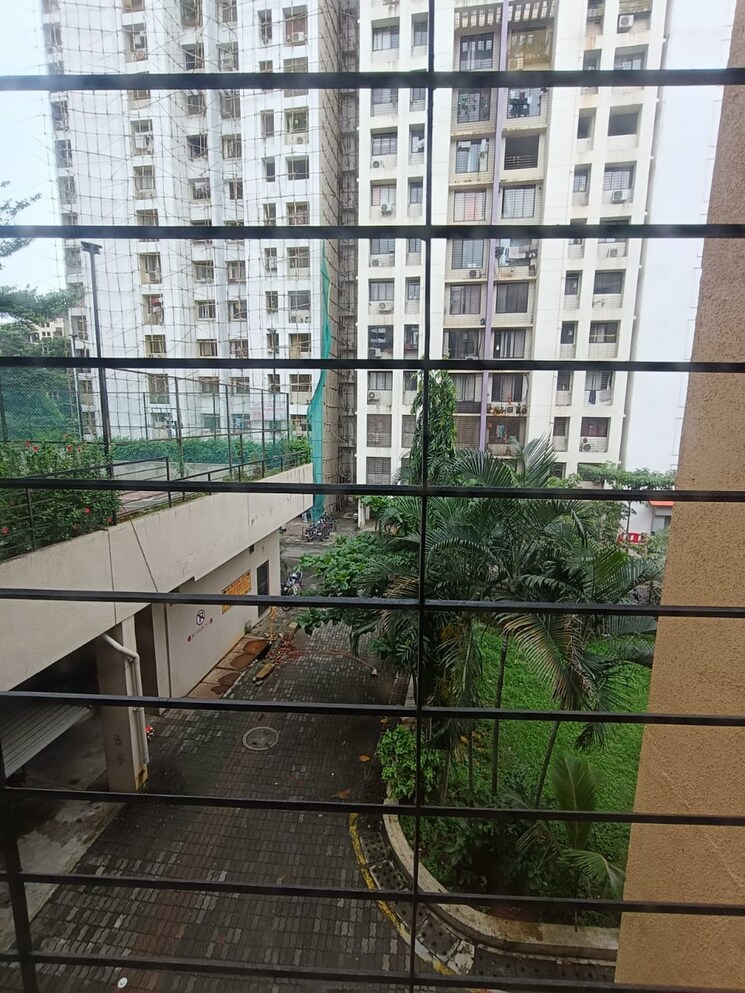 Balcony, puranik-hometown 1 Bedroom 448 Sq.Ft. Apartment In Ghodbunder Road Thane 8954222