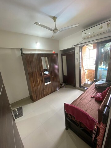Team Area in 1 BHK Apartment at Haware Dahlia, Kasarvadavali – for Sale