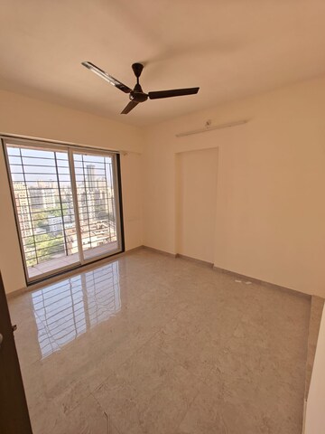 Room in 2 BHK Apartment at Mahavir Kalpavruksha, Ghodbunder Road – for Rent