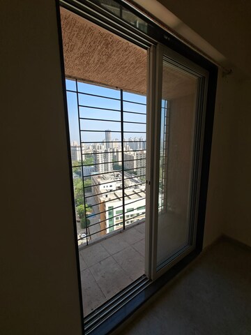Room in 2 BHK Apartment at Mahavir Kalpavruksha, Ghodbunder Road – for Rent