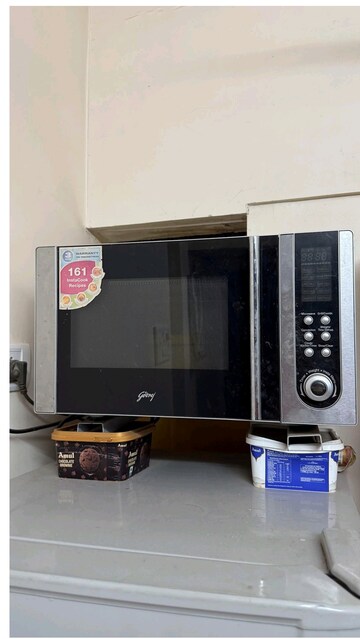 Furnished Amenities in 1 RK Apartment at Andheri East – for Rent