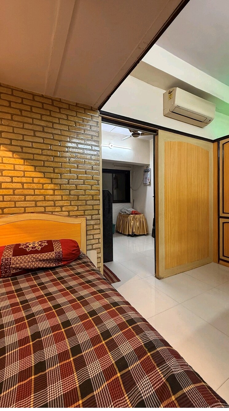 Bedroom, andheri east 1 RK 300 Sq.Ft. Apartment In Andheri East Mumbai 8954245