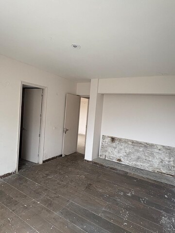 Room in 3 BHK Apartment at Sector 125 – for Sale