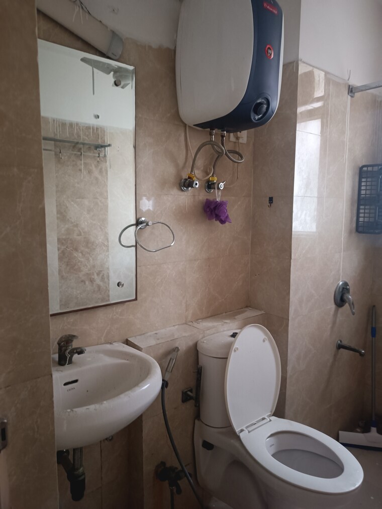 Bathroom, 3c-lotus-boulevard 2.5 Bedroom 1343 Sq.Ft. Apartment In Sector 100 Noida 8954299
