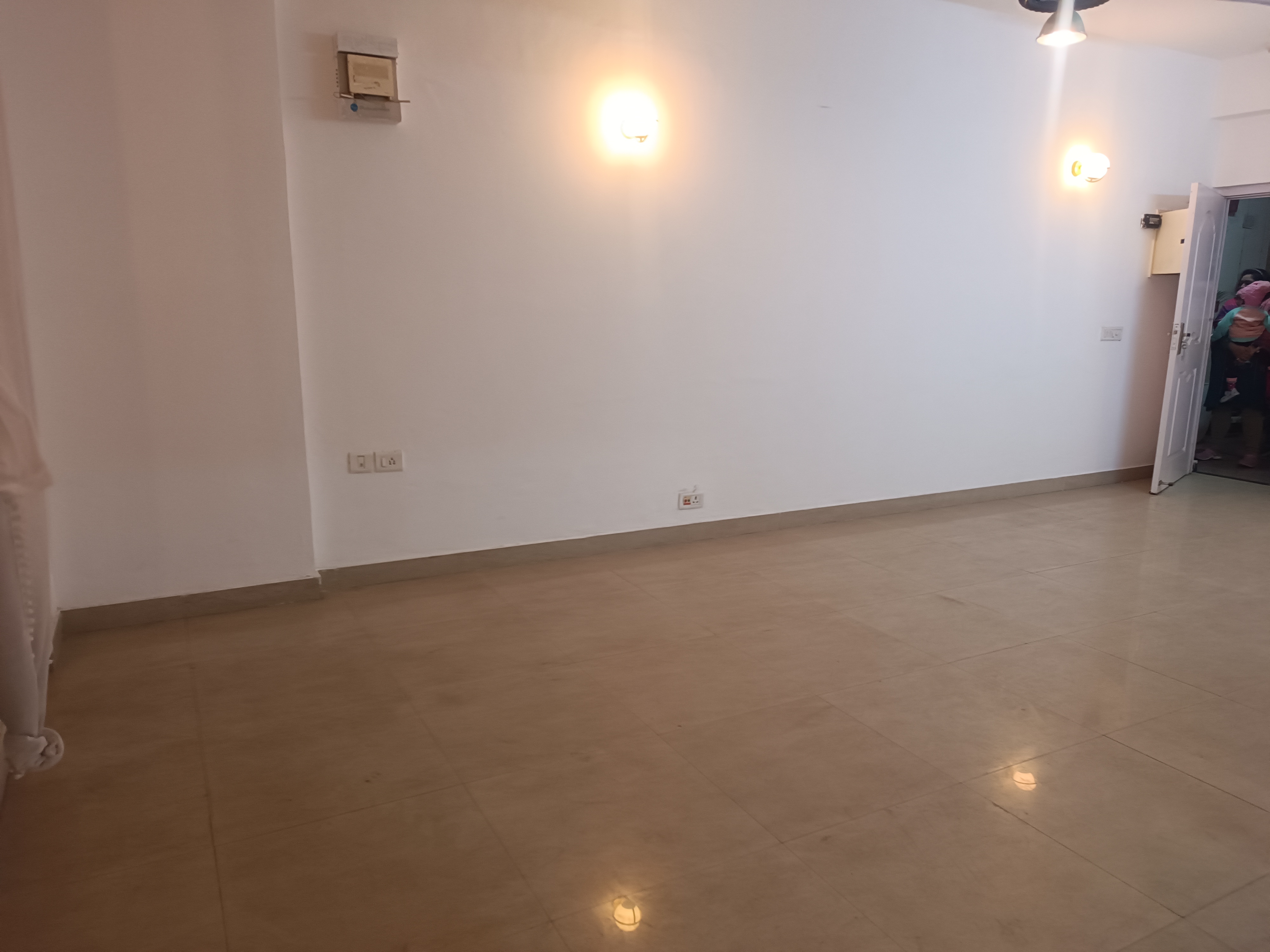 3 BHK + Servant Room Apartment For Sale in 3C Lotus Boulevard